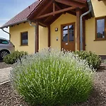 アパート Haus De Niege Wech 03 Mit Gratis Nutzung Vom Ahoi Erlebnisbad Und Sauna In Sellin ティースゾー