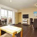 Haus De Niege Wech 03 Mit Gratis Nutzung Vom Ahoi Erlebnisbad Und Sauna In Sellin アパート *
