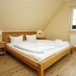 Haus De Niege Wech 03 Mit Gratis Nutzung Vom Ahoi Erlebnisbad Und Sauna In Sellin ティースゾー