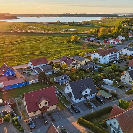 Balkon Mit Meerblick, Gratis Nutzung Vom Ahoi Erlebnisbad Und Sauna In Sellin - Haus De Niege Wech 03
