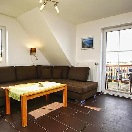 Haus De Niege Wech: Seaside Retreat With Balcony And Access Apartment Thiessow