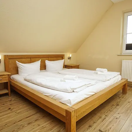 Balkon Mit Meerblick, Gratis Nutzung Vom Ahoi Erlebnisbad Und Sauna In Sellin - Haus De Niege Wech 03 Thiessow