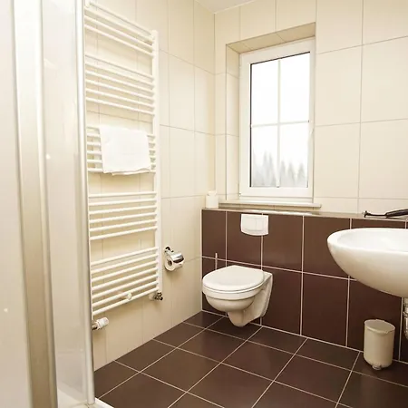 شقة Balkon Mit Meerblick, Gratis Nutzung Vom Ahoi Erlebnisbad Und Sauna In Sellin - Haus De Niege Wech 03