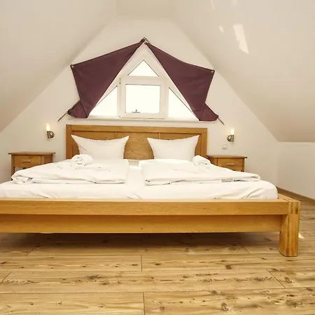 Apartment Balkon Mit Meerblick, Gratis Nutzung Vom Ahoi Erlebnisbad Und Sauna In Sellin - Haus De Niege Wech 03 Thiessow