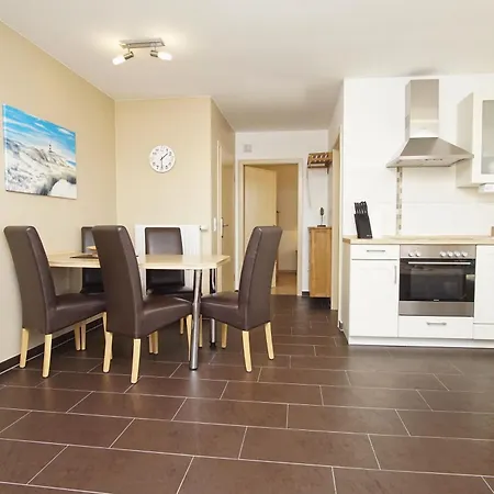 Haus De Niege Wech 03 Mit Gratis Nutzung Vom Ahoi Erlebnisbad Und Sauna In Sellin ティースゾー