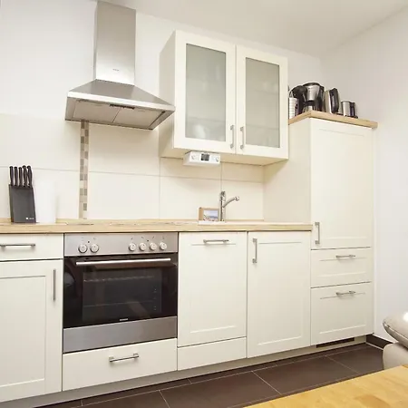 Apartment Balkon Mit Meerblick, Gratis Nutzung Vom Ahoi Erlebnisbad Und Sauna In Sellin - Haus De Niege Wech 03